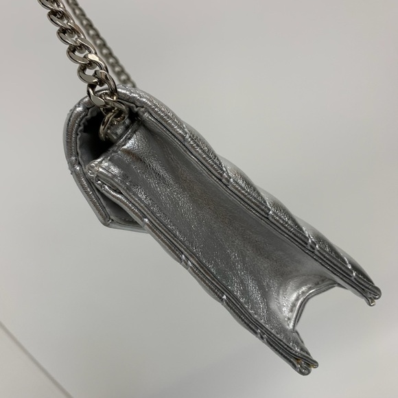 Express Mini Quilted faux vegan leather Crossover crossbody Bag - Picture 8 of 12